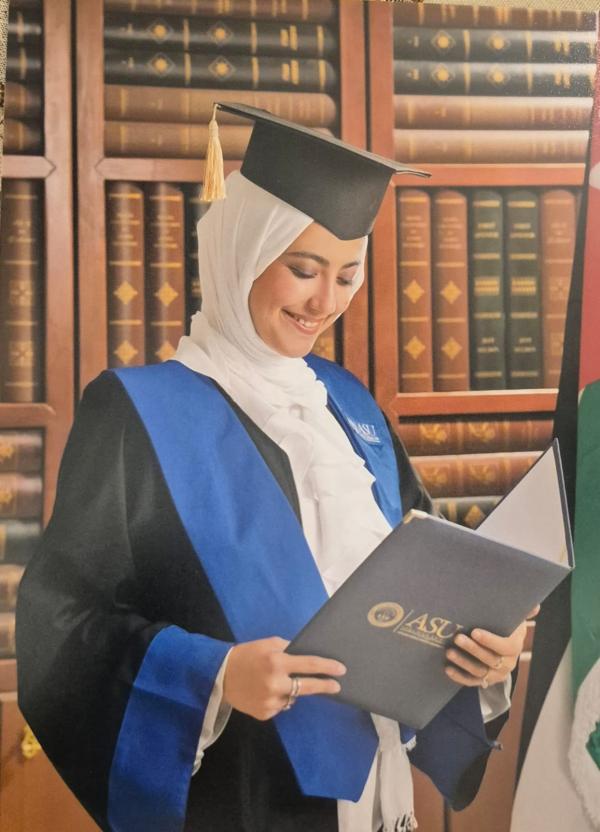ساره محارب  ..  مبارك التخرج