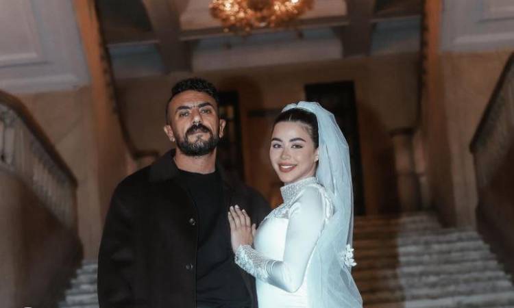 أحمد العوضي ويارا السكري يشعلان الجدل برسالة رومانسية وبدلة زفاف