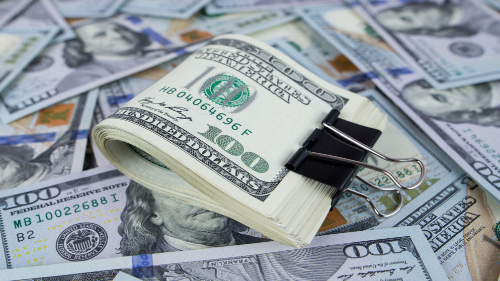 الدولار يرتفع مع تصاعد التوتر بين الولايات المتحدة وإيران