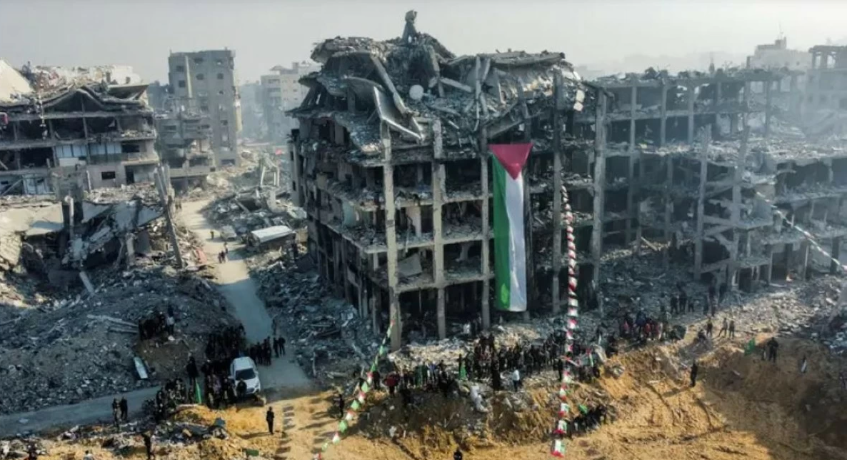 الاحتلال ينسف منازل في غزة ويأمر بالاستيلاء على 342 دونما بالضفة
