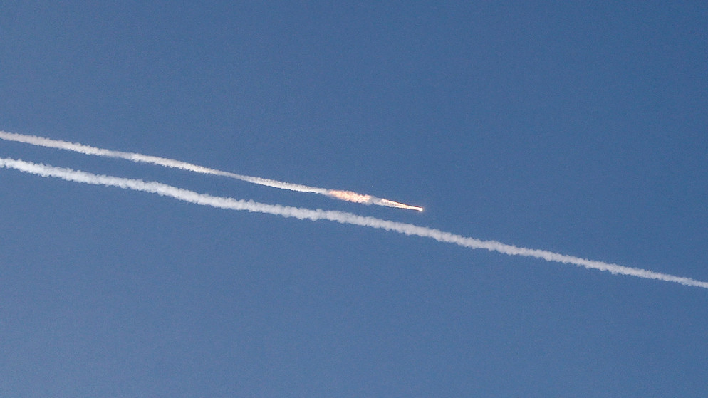 الجيش الإسرائيلي يعترض صواريخ أطلقت من إيران