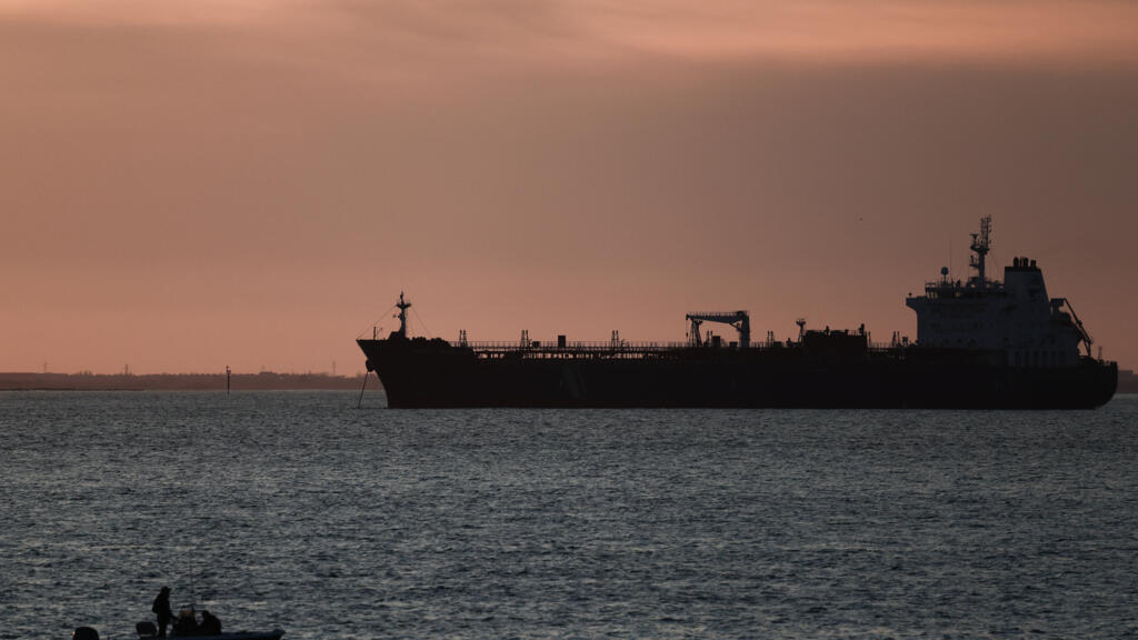 ضربات أميركية إسرائيلية على 16 ناقلة إيرانية في الخليج