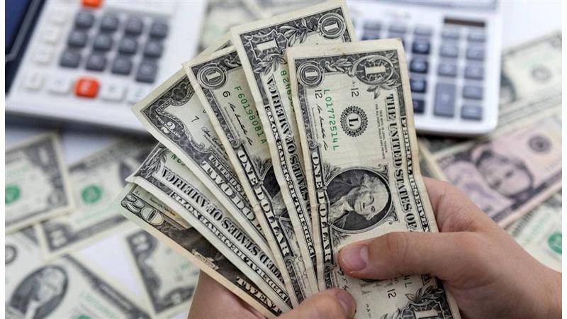 الدولار يتجه لمكاسب أسبوعية مع جمود المحادثات الأميركية - الإيرانية