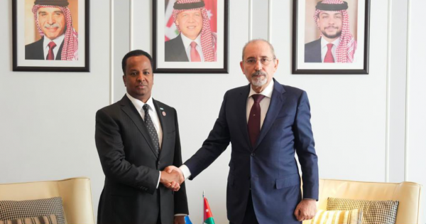 الصفدي يلتقي نظيره الصومالي قُبيل انطلاق الاجتماع الوزاري