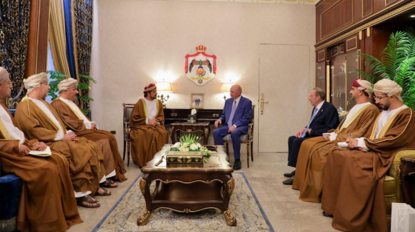 الفايز يلتقي رئيس وأعضاء اللجنة القانونية في مجلس الدولة العُماني