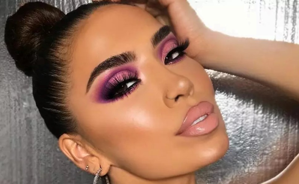 مكياج العيون السموكي البنفسجي ..  لإطلالة مثالية مع انطلاق موسم الحفلات 