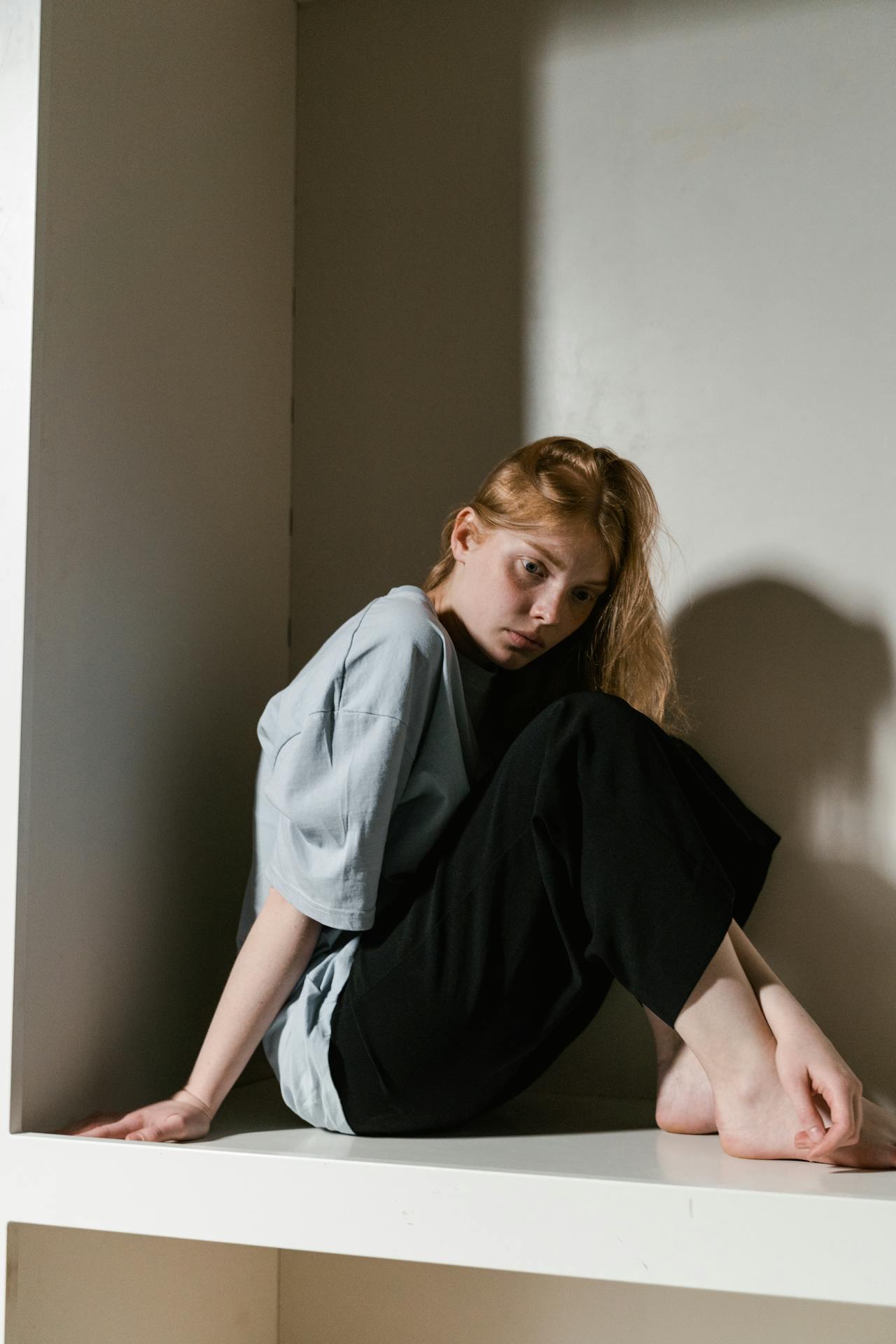 العواطف السلبية المتراكمة وتأثيرها على شخصية المرأة وطرق التعافي منها