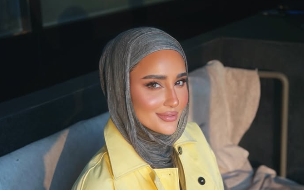 أجمل تنسيقات الحجاب الصيفي على طريقة المؤثرات