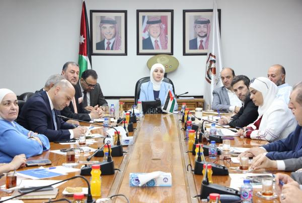 الزعبي تؤكد التقدم في تنفيذ مشاريع السياسة الصناعية 2024–2028