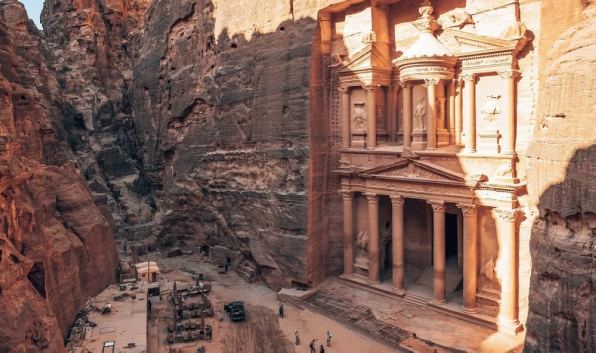 ارتفاع الدخل السياحي مؤشر إيجابي على بدء التحسن التدريجي في أداء القطاع