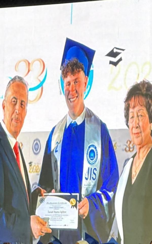 سند اسامة حيدر الاغبر  ..  مبارك التخرج