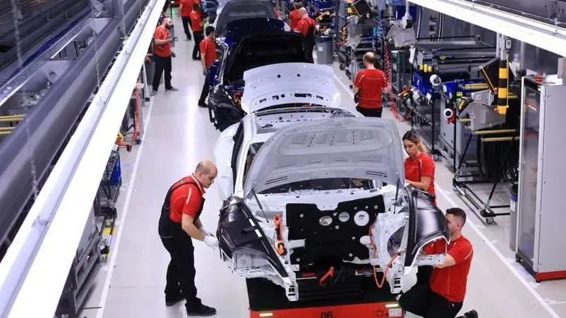 شركات سيارات أجنبية تهدد بسحب أرخص طرازاتها من السوق الأميركية