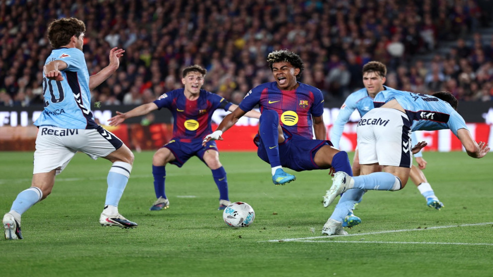 لامين جمال يخرج مصابا بعد حسمه فوز برشلونة على سيلتا فيجو