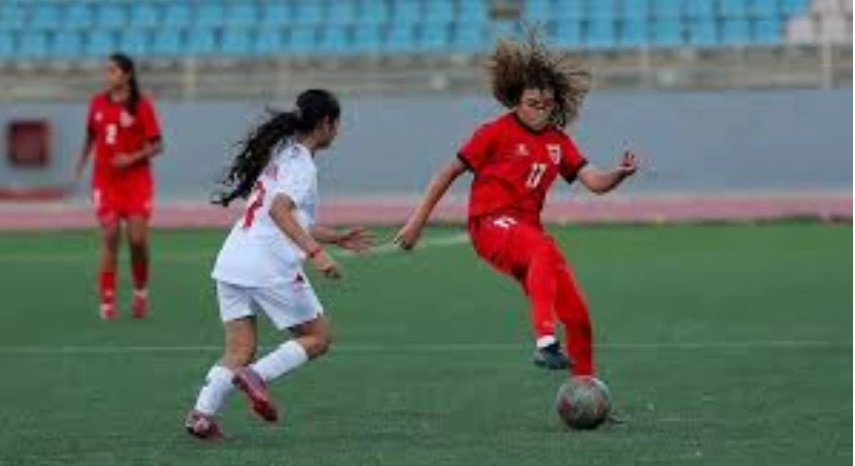 منتخب الناشئات لكرة القدم يلتقي نظيره اللبناني غدا في نصف نهائي غرب آسيا