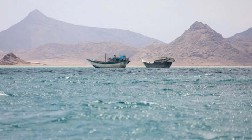هيئة بحرية: مقذوف يصطدم بناقلة قبالة سواحل عُمان