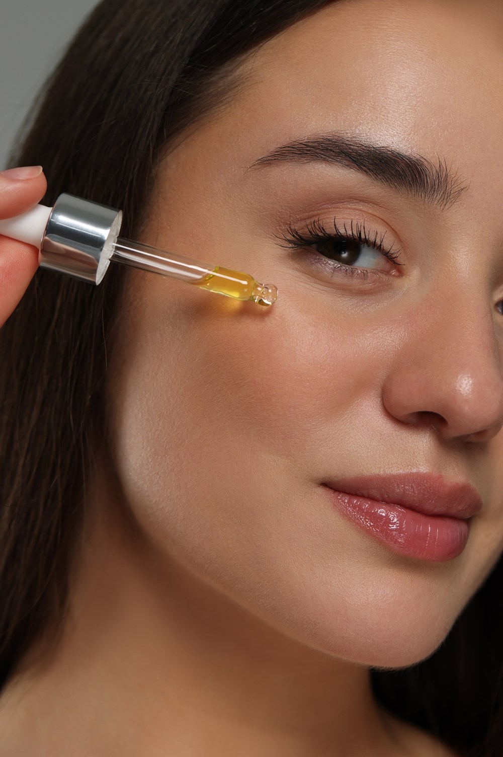 زيت المورينغا ..  كل ما تحتاجين إلى معرفته لبشرة صحية