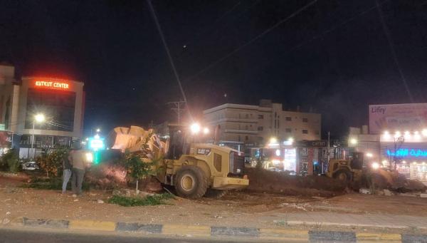 بدء إزالة دوار الثقافة في إربد لتركيب إشارة ذكية