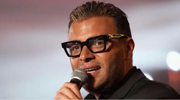 بعد إعلان رغبته المشاركة بالمهرجان ..  رامي صبري يغير موقفه ويتضامن مع زملائه