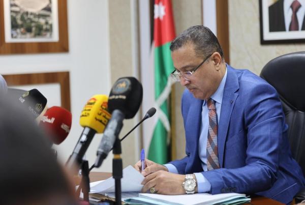 الديات يكشف أبرز تعديلات الإدارة المحلية  ..  كف يد الحكومة عن حل مجالس البلديات