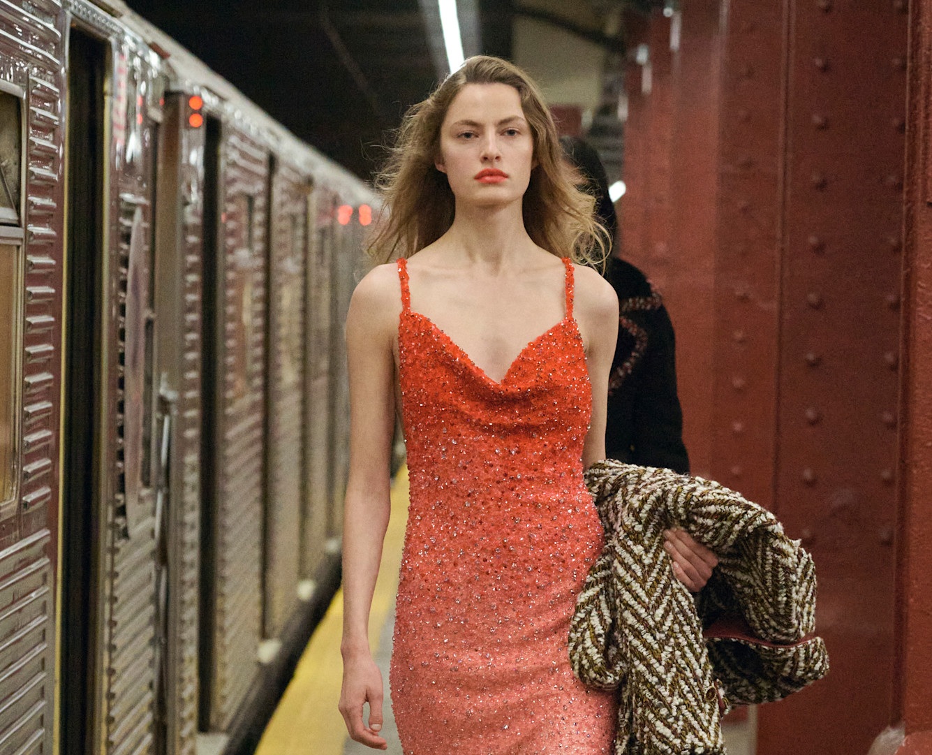 شانيل تكشف عن مجموعة Métiers d'art 2026: الأناقة تلتقي بروح نيويورك الصاخبة