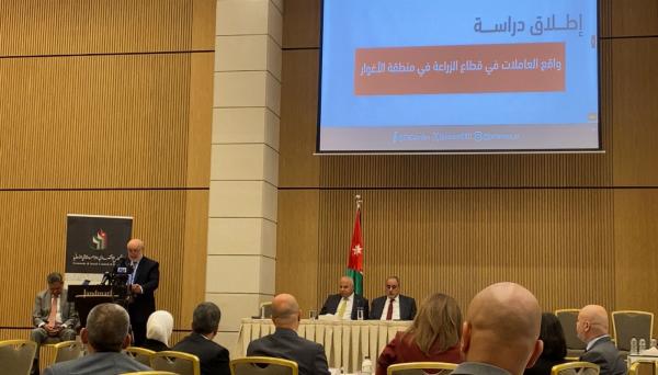 الاقتصادي والاجتماعي: مزارعات الأغوار يعملن منذ الفجر وسط حرارة مرتفعة بأجور محدودة