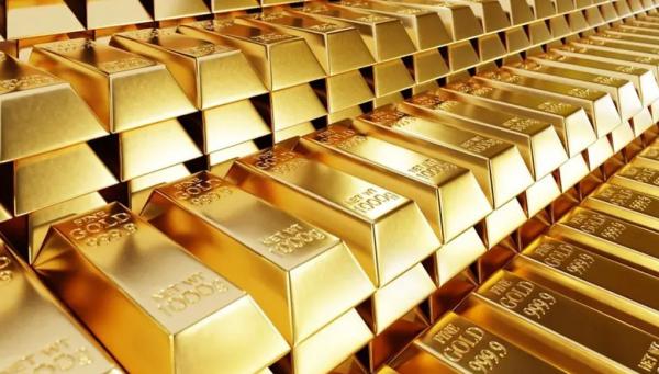 الذهب يتراجع عالميا وسط ارتفاع عوائد سندات الخزانة وأسعار النفط