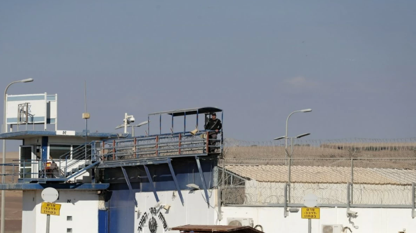 الاحتلال الإسرائيلي يعتقل 14 فلسطينيا من طولكرم