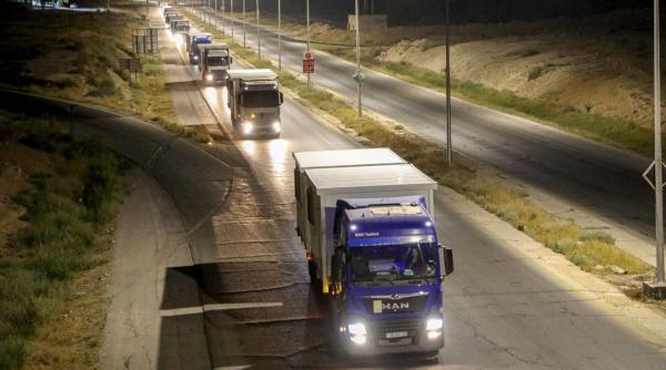 الأردن يسير قافلة مساعدات جديدة الى سوريا تحمل 32 كرفانا