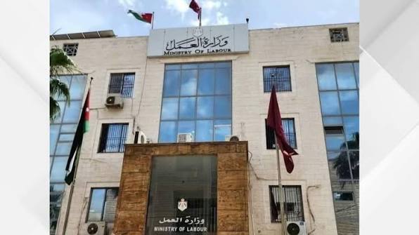 القطامين يوجه بإلزام تطبيق قانون العمل بشأن تشغيل ذوي الإعاقة والسلامة والحضانات