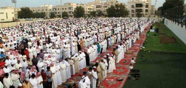 ما حكم صلاة العيد هل سنة أم فرض؟