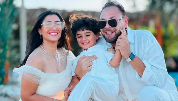 بعد 5 سنوات من الزواج ..  محمد علي رزق يحتفل بزفافه