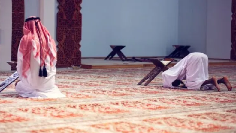 ما هي آداب الصلاة ؟