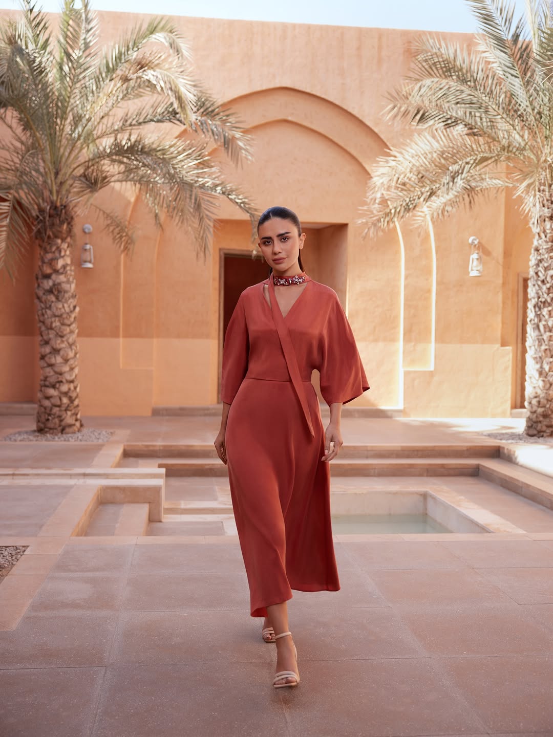 استقبلي الربيع بإطلالات حيوية مستوحاة من أحدث ظهور للنجمات