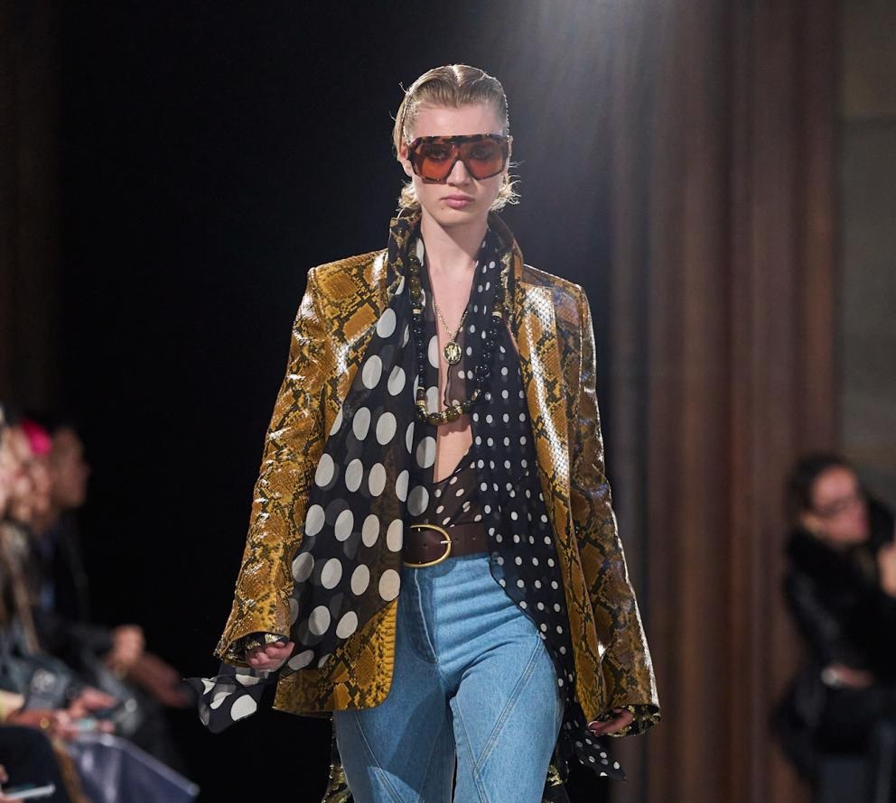 الريترو يعود بروح عصرية: من أناقة الستينات إلى صيحات اليوم