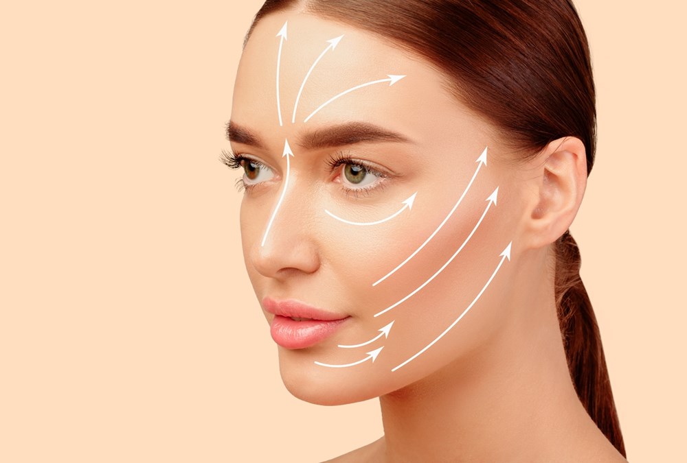 هل حان وقت شدّ الوجه؟ ..  علامات تكشف حاجتكِ إلى هذا الإجراء