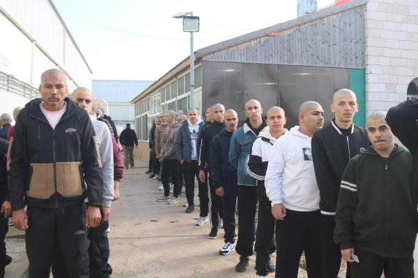 الجيش يبدأ بإجراء الفحوصات الطبية لمكلفي خدمة العلم