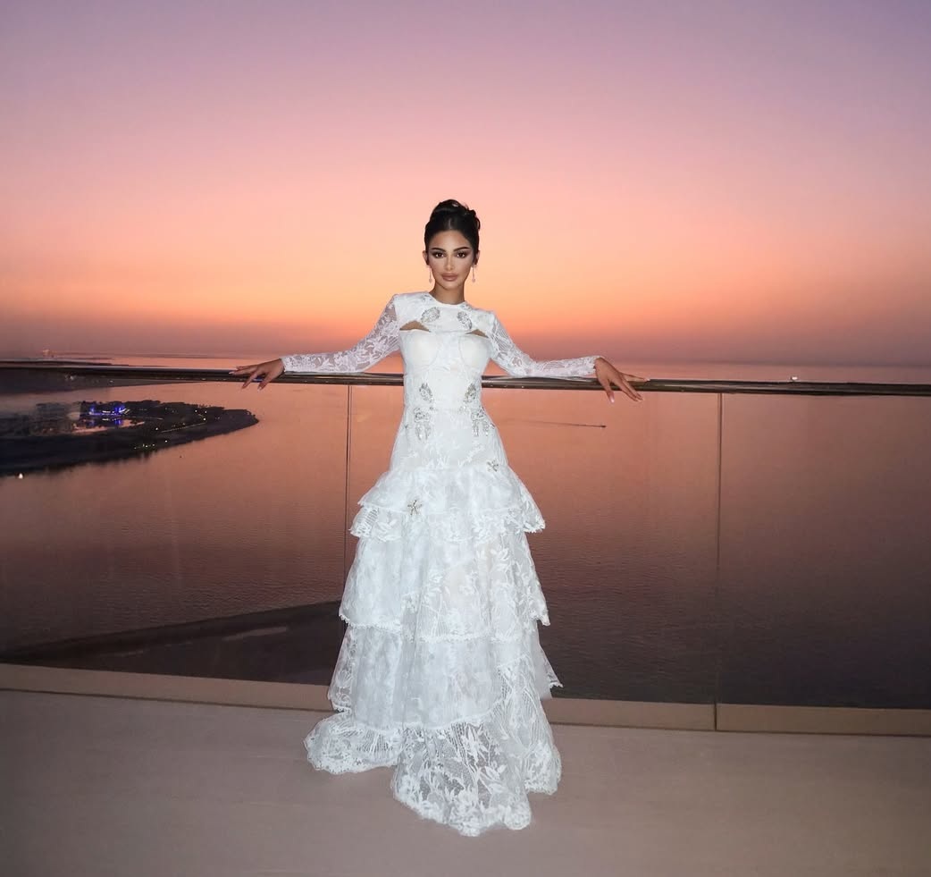 بين النعومة الهادئة والفخامة الراقية ..  هكذا تعكس لمى الكناني أناقتها الخاصة